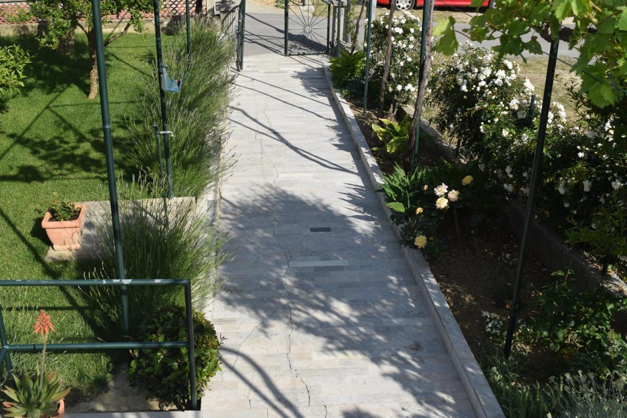 Apartments With A Parking Space Rab - 12383 Banjol Bagian luar foto